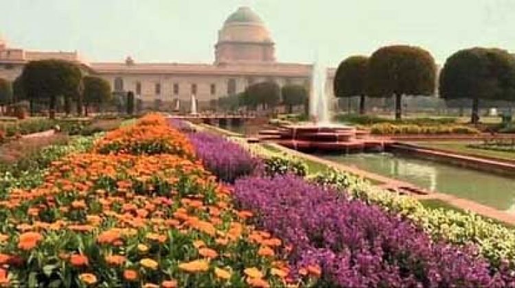 दिल्ली के मुगल गार्डन का बदला नाम, अब होगा अमृत उद्यान